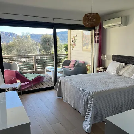 شقة 4 Person Terrace And Pool